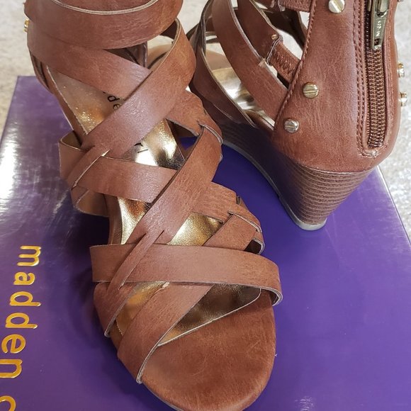 Madden Girl Highfiv Cognac Sandals - Picture 6 of 8